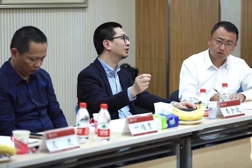 湖南師范大學美術學院院長李少波發(fā)言.jpg 湖南師范大學美術學院院長李少波發(fā)言.jpg